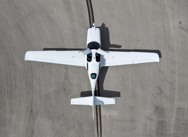 The Cirrus SR20 on the KFXE ramp